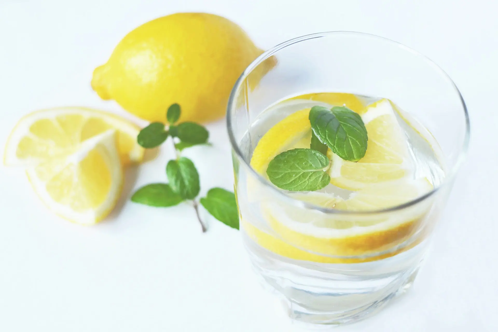 Do-Detoxes-Work-Try-Lemon-Water