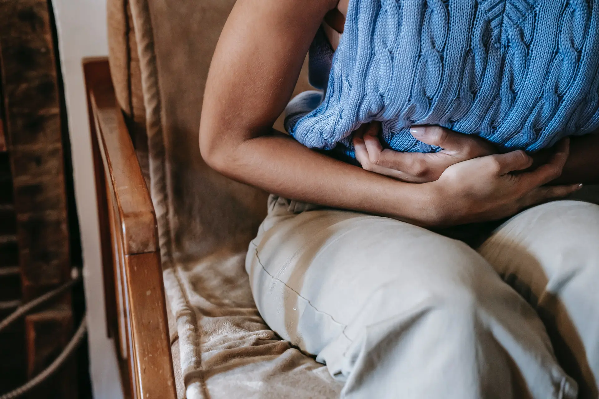 Lemon-Juice-and-Baking-Soda-is-a-Home-Remedy-for-Stomach-Ache