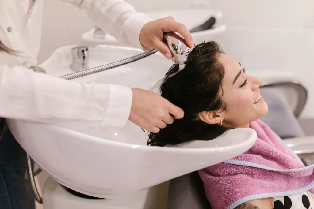 Natural Ways to Wash Hair Without Shampoo