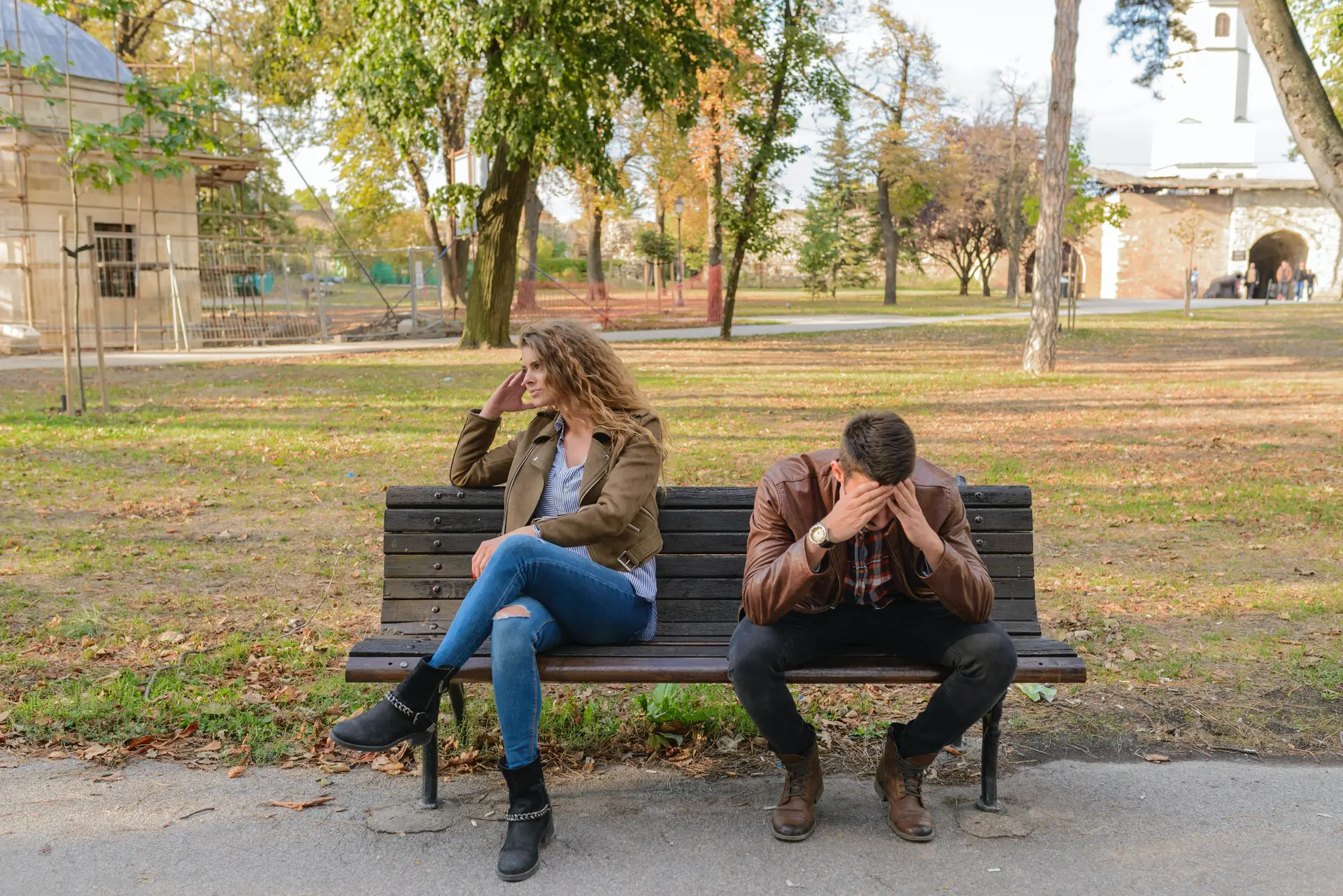 Pick-a-neutral-location-when-dealing-with-resentment-in-relationships