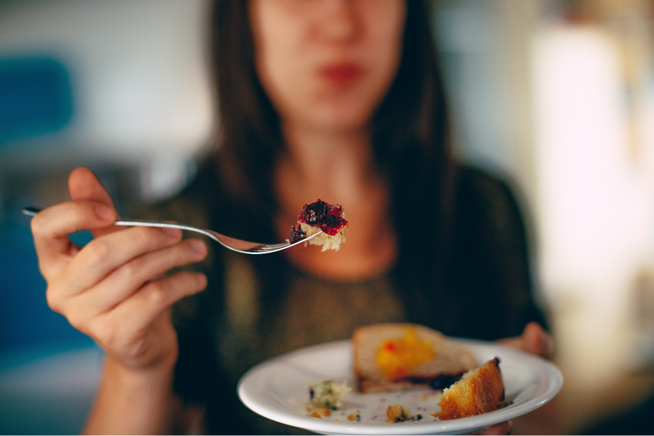 eating Thanksgiving food