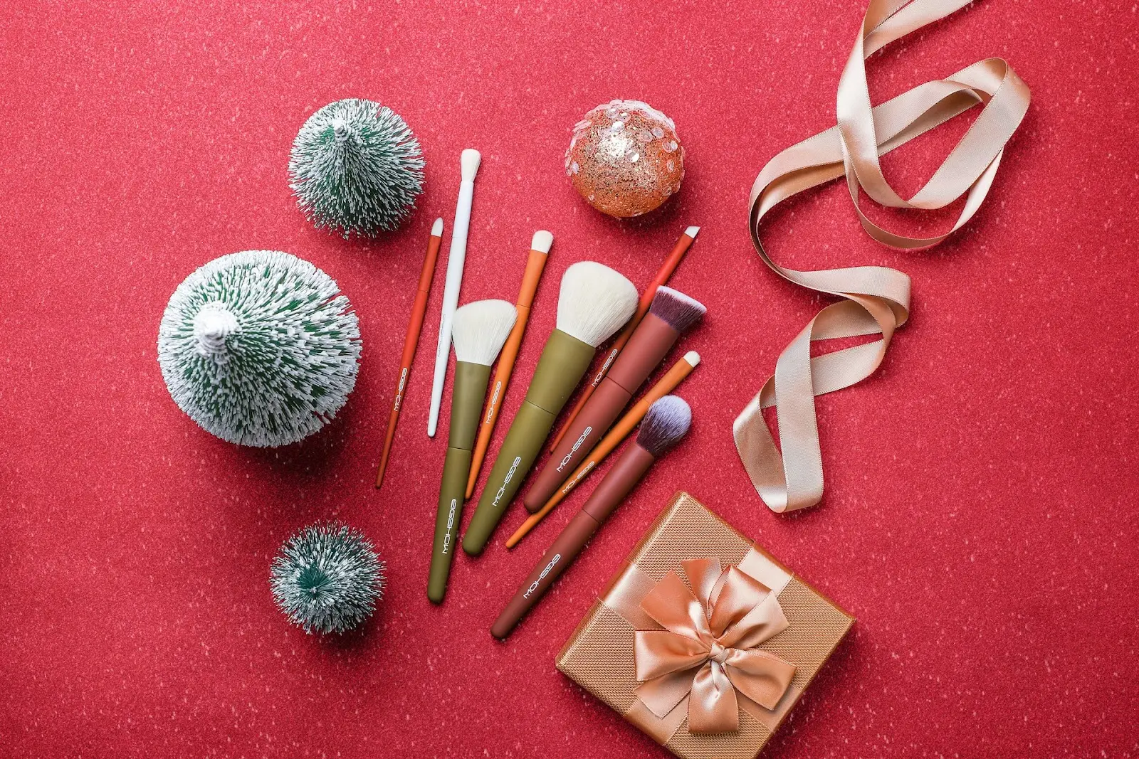 brushes and gift for holidays