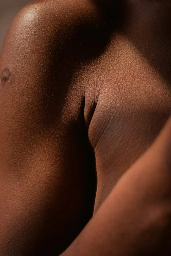 Learn how to stop chafing in your arm pits during summer.