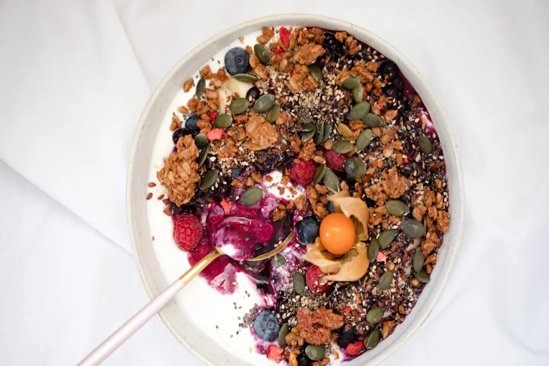smoothie bowl with chia seeds