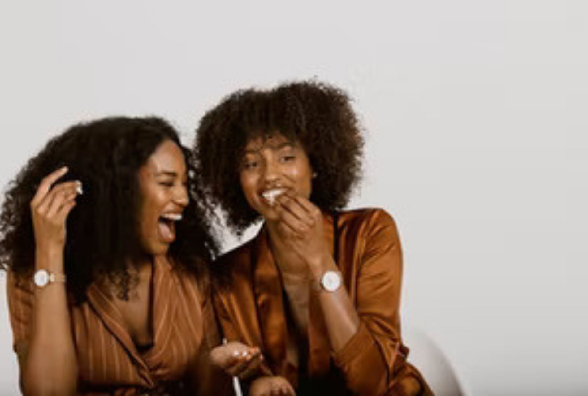 4-ways-to-style-curly-hair-without-products-body-mind-magazine