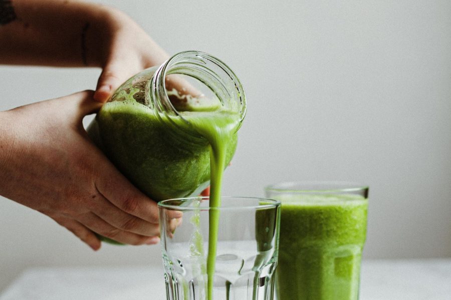 5 Benefits of Drinking Celery Juice on an Empty Stomach Body+Mind