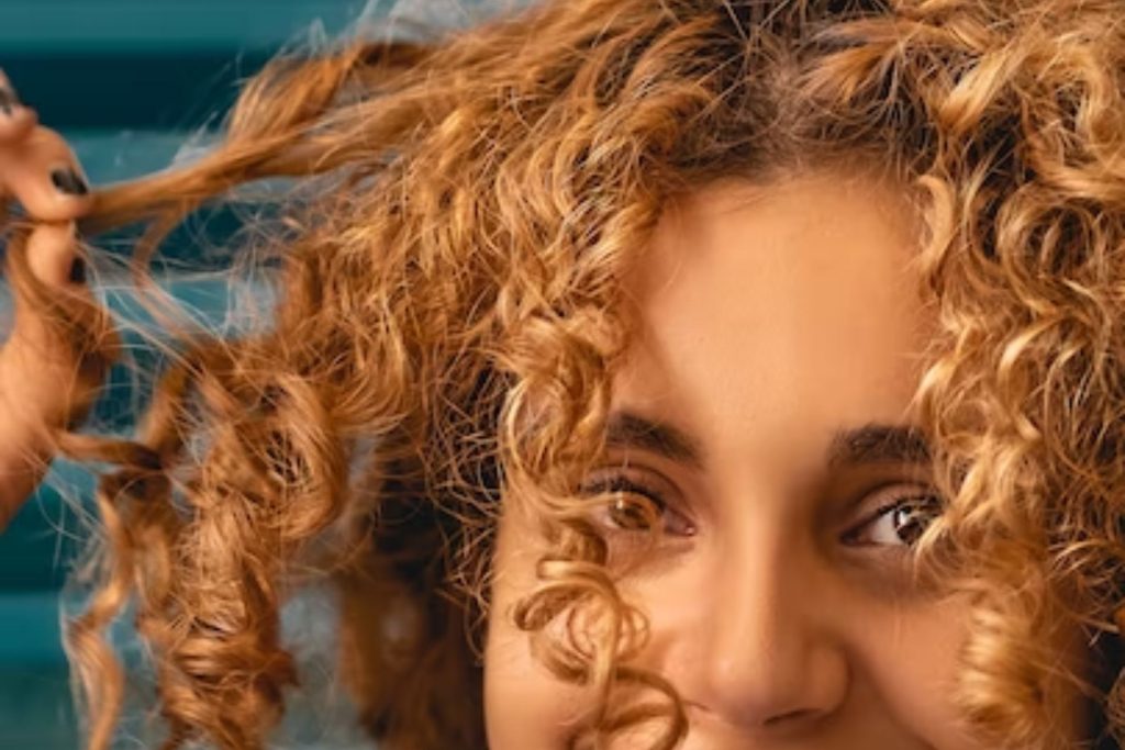 How To Brush Curly Hair 3 Things To Know Body Mind Magazine