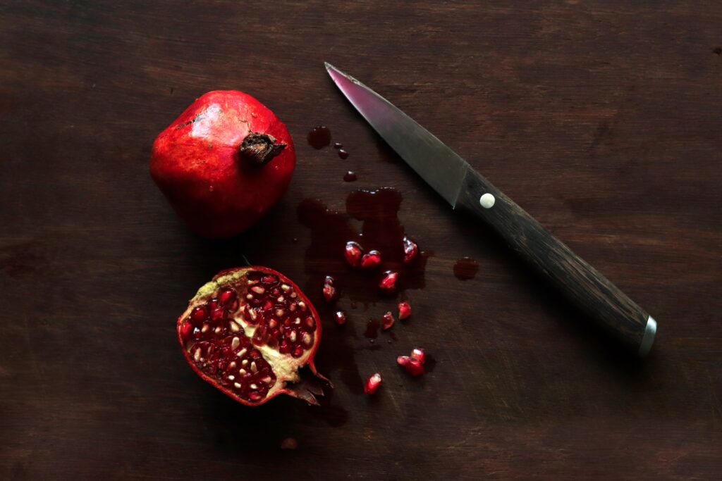 benefits of pomegranate - sliced pomegranate