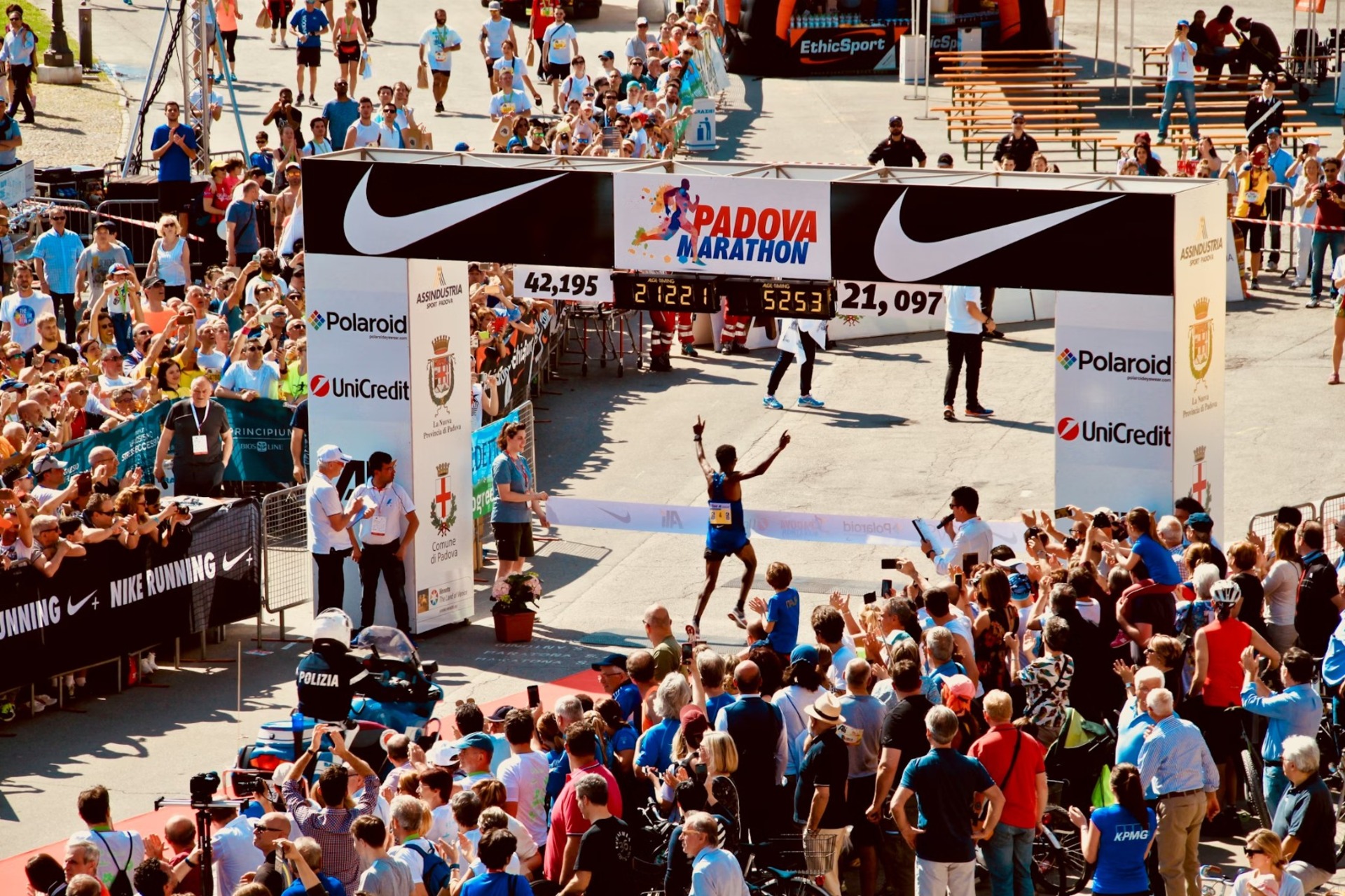 marathon finish time