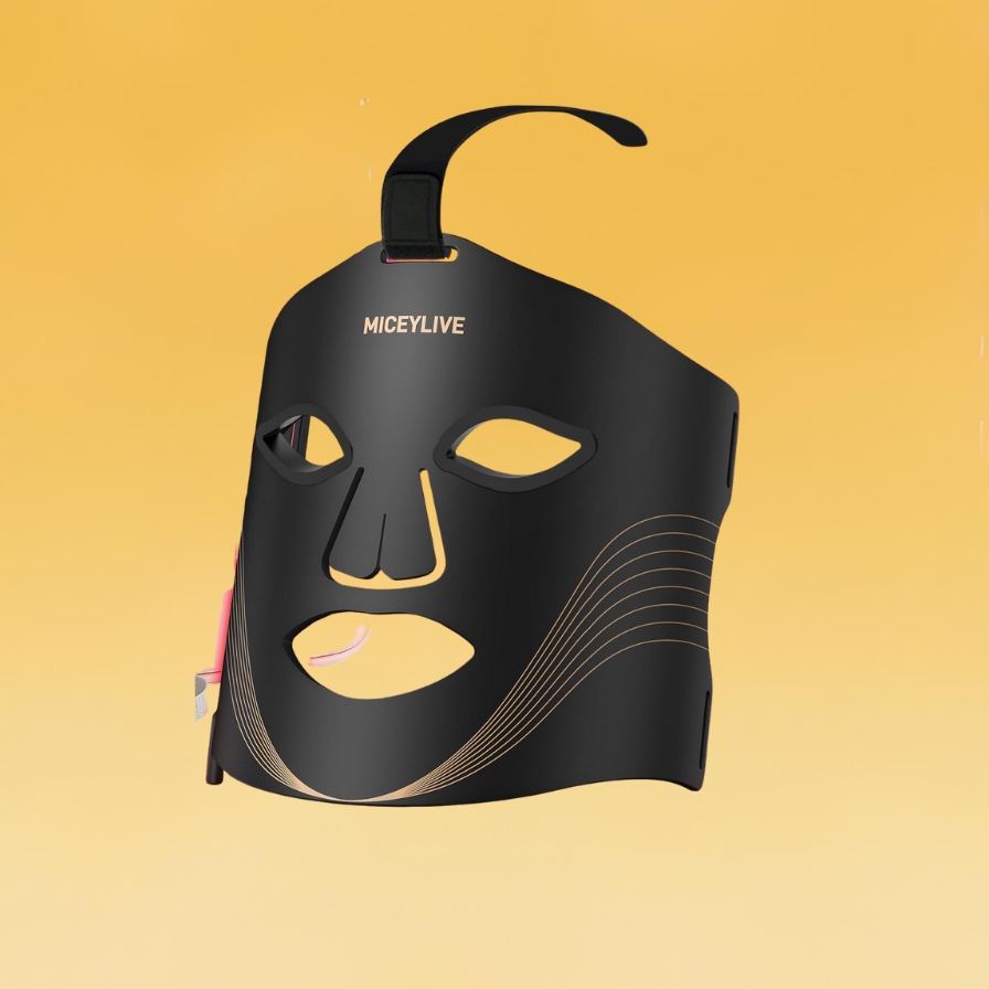 13. MICEYLIVE’s Red Light Mask Therapy