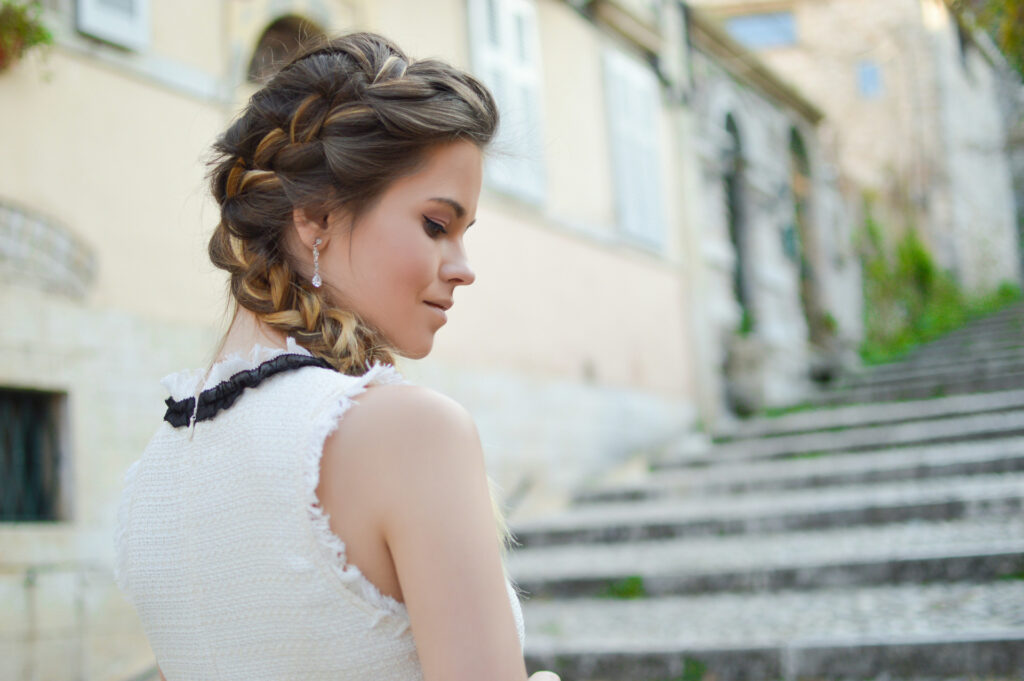 Braids are a good style for greasy hair. 